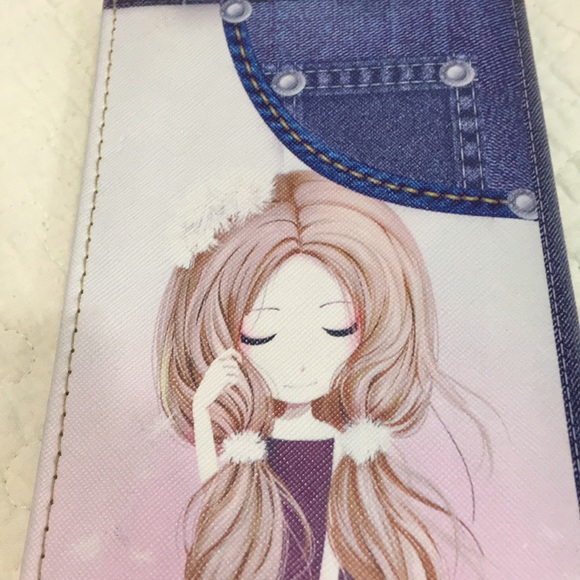 Spacious Wallet - Picture 2 of 6